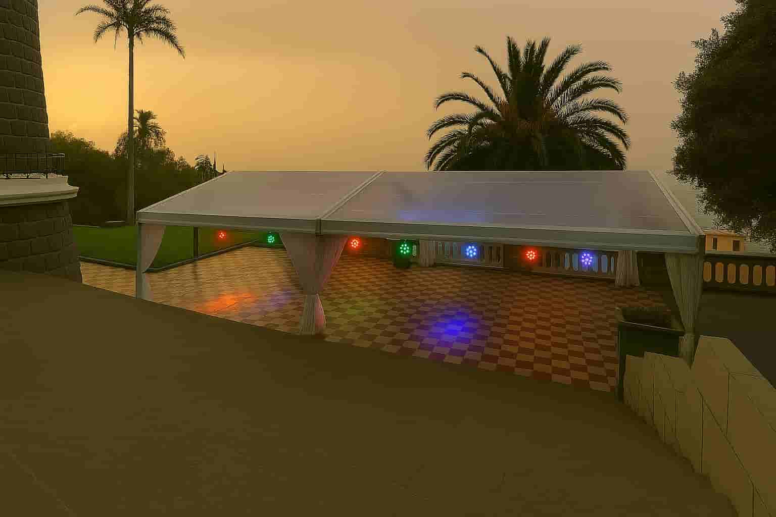Carpas para eventos nocturnos con iluminación